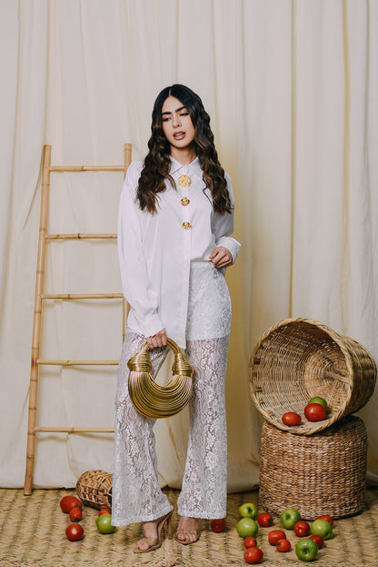 Camisa Con Botón Dorado