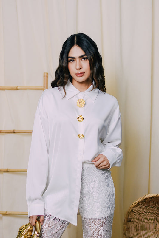 Camisa Con Botón Dorado