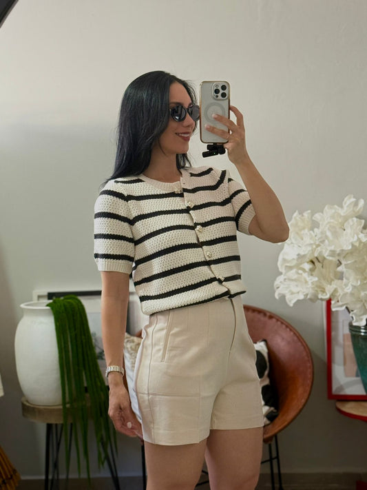 Top tejido con rayas blanco y negro
